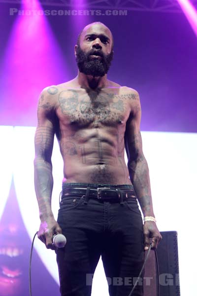 DEATH GRIPS - 2017-06-11 - NIMES - Paloma - Flamingo - 